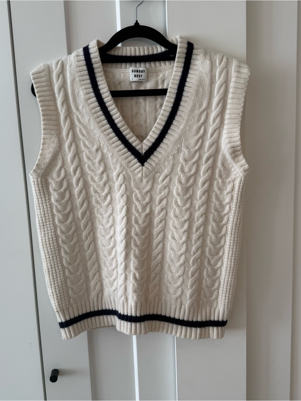 Aritzia Sunday Best Winston Sweater Vest 55% Merino Wool Cream Cable Knit XS